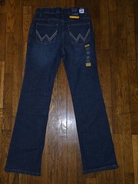 Women's Wrangler "Willow" Denim Jeans In Size 7 (29x32)